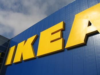 IKEA recheama jaluzelele romane ALVINE si IRIS pentru reparatii