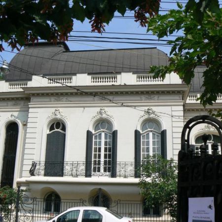 Casa in stil clasicist francez
