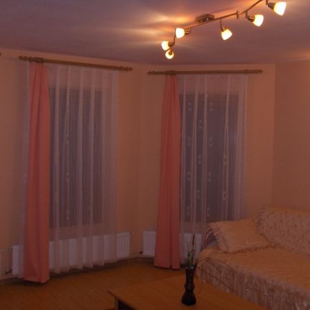 acelasi living dar mai amenajat