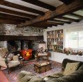 living in stil country-cottage pre-victorian