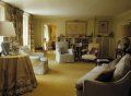 living mare cu mobilier