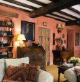 living traditional country, cu barne expuse