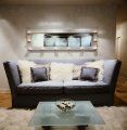 sofa si masa in living modern