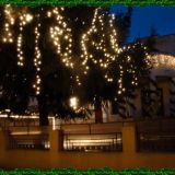 Decoratiuni de Craciun cu instalatii luminoase de exterior